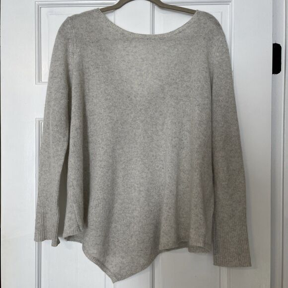 Subtle Luxury Cashmere Sweater Womens S/M Beige Gray V-neck Thin Soft Preppy - Picture 4 of 6
